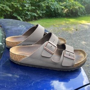 Arizona Birkenstocks in Mocha - Great Condition